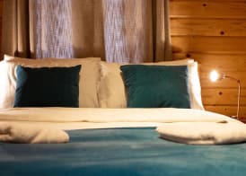 The Steadings Log Cabins 3