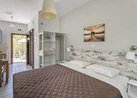 Lefkis apartments & studios 4