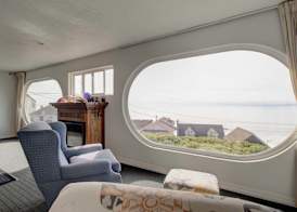 Ester Lee Oceanview Inn 2