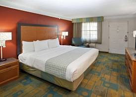 La Quinta Inn by Wyndham Phoenix Sky Harbor Airport 4