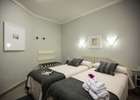Hostal Paris 5