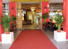 Hotel AMALFI & Restaurant Karaoke Bar 2