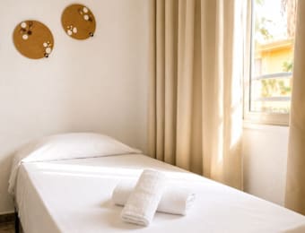 Malvarrosa Beach Rooms 4