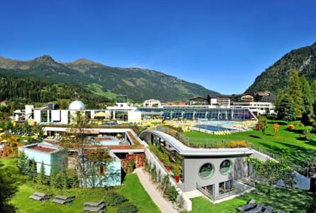 Österreichischer Hof-im Bademantel direkt in die Alpentherme 2