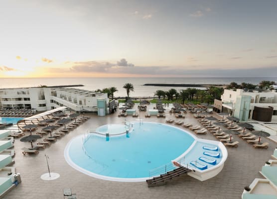 HD Beach Resort & Spa 1