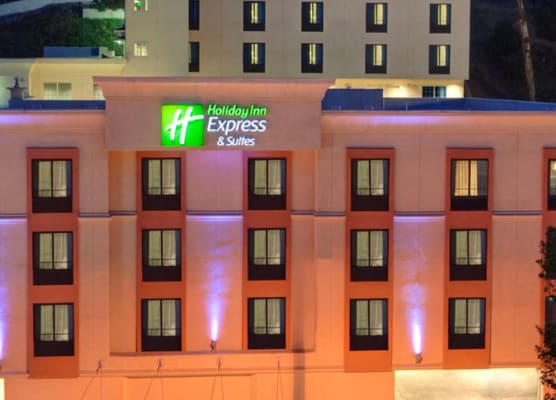 Holiday Inn Express & Suites HOLLYWOOD WALK OF FAME by IHG 1