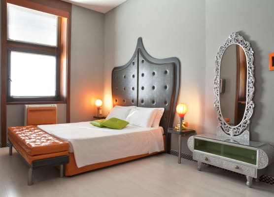 Orange Hotel 1