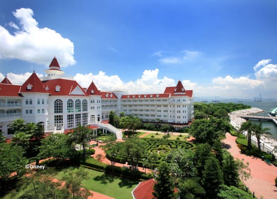 Hong Kong Disneyland Hotel 1