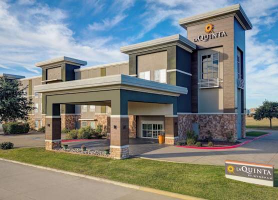 La Quinta by Wyndham Ft. Worth - Forest Hill, TX 1