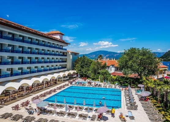L’ETOILE BEACH HOTEL 1