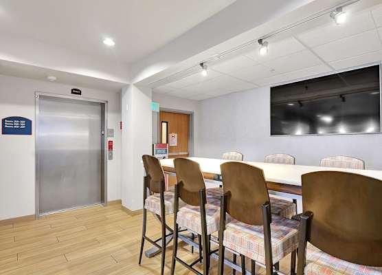 Executive Residency by Best Western Navigator Inn & Suites 1