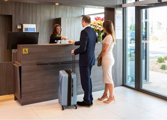 Hôtel Roi Soleil Prestige Plaisir - St Quentin 1