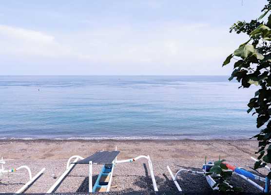 Amed Sari Beach Guesthouse 1