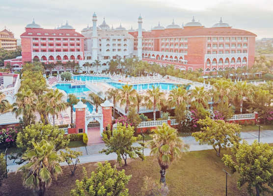 Royal Taj Mahal Hotel 1