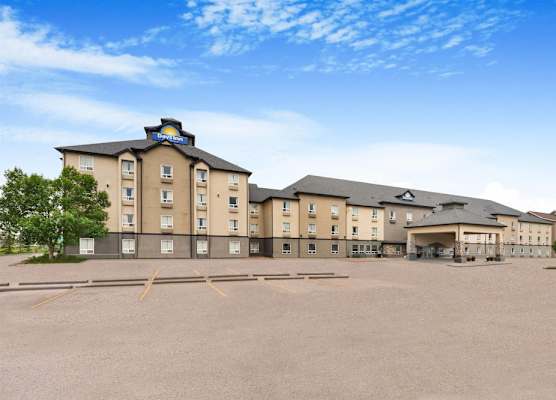 Days Inn by Wyndham Regina 1