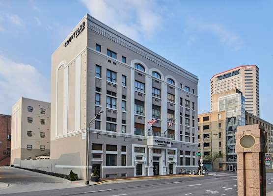Courtyard by Marriott Columbus Downtown 1