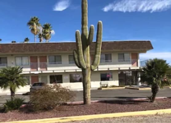 Super Inn Tucson 1