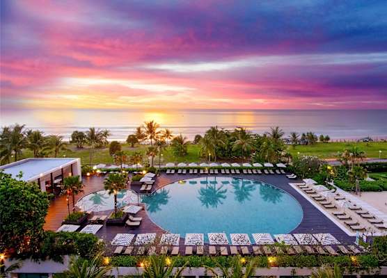 Pullman Phuket Karon Beach Resort 1