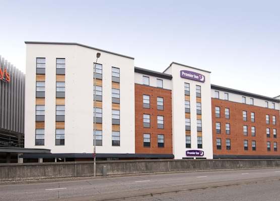 Premier Inn High Wycombe Central 1