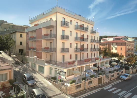 Hotel Monica 1