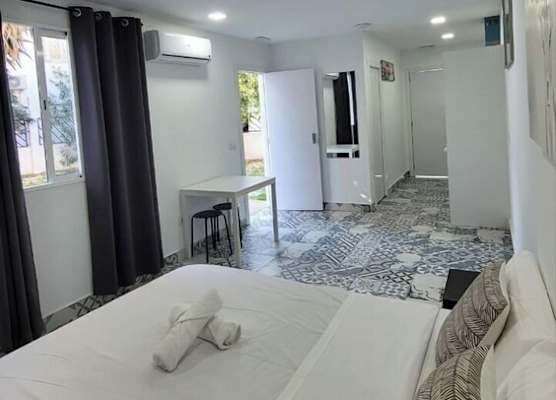 AYZ Silvela - Auto check-in property 1