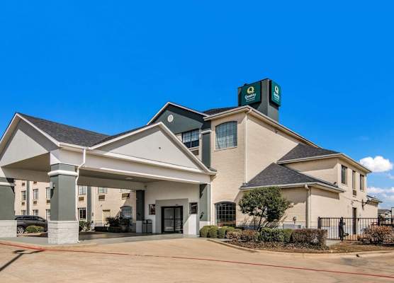 Quality Inn & Suites Fort Worth - Fossil Creek 1