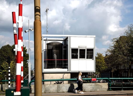 SWEETS - Wiegbrug 1