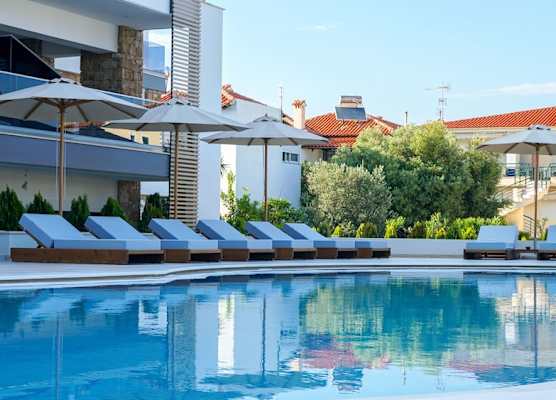 Agnes Deluxe Hotel 1