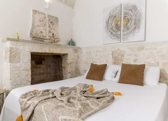 19 White Luxury Suite With Jacuzzi by Wonderful Italy 1