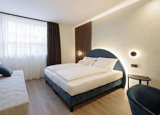 NAOMI Rooms 1