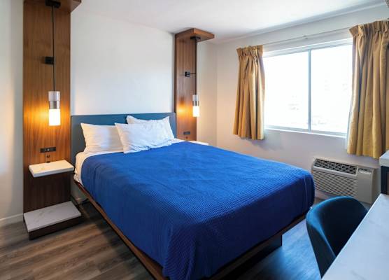 Central Phoenix Hotel 1
