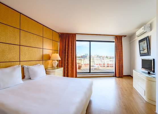 B-aparthotel Montgomery 1