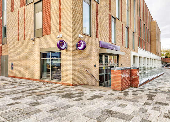 Premier Inn Banbury Town Centre - Castle Quay 1