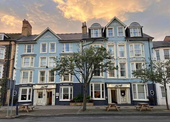 Harry's Hotel 1