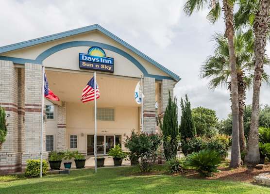 Days Inn by Wyndham San Antonio Southeast/Frost Bank Center 1