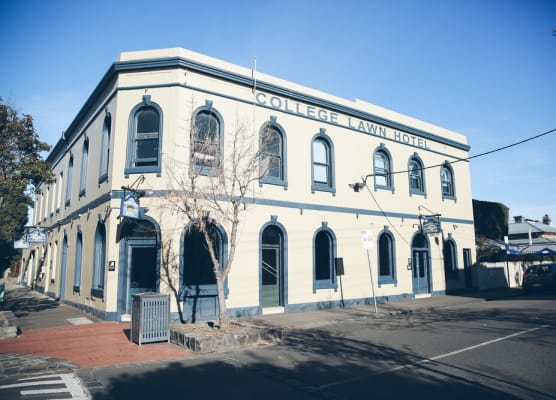 College Lawn Hotel 1