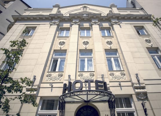 Public House Hotel 1