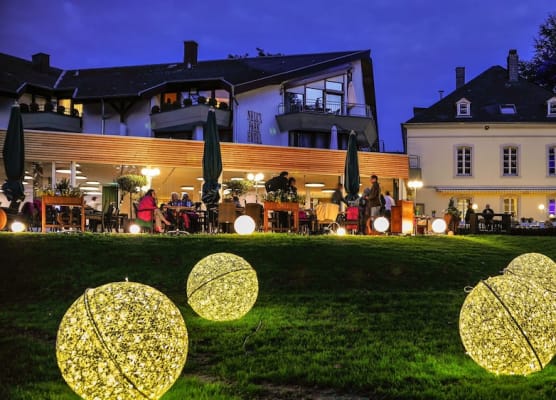 Nells Park Hotel 1