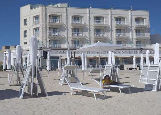 HOTEL PARADISE 1