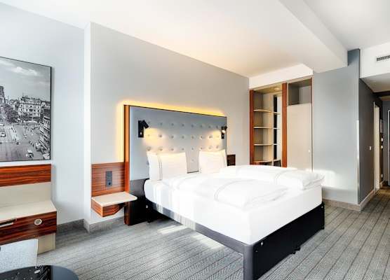 Premier Inn Köln City Mediapark 1