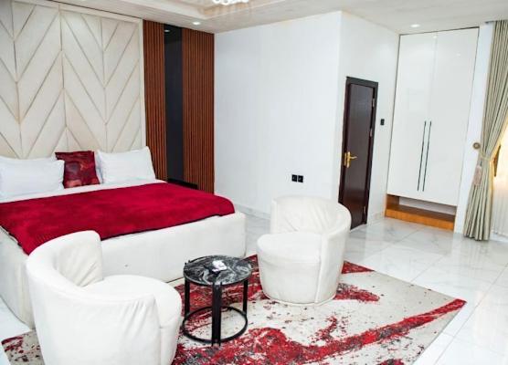 Londa Hotel and Suites-Guest Room 1