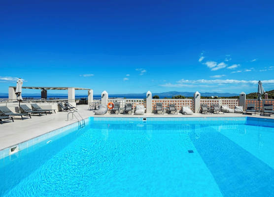 Arya Hotel 1