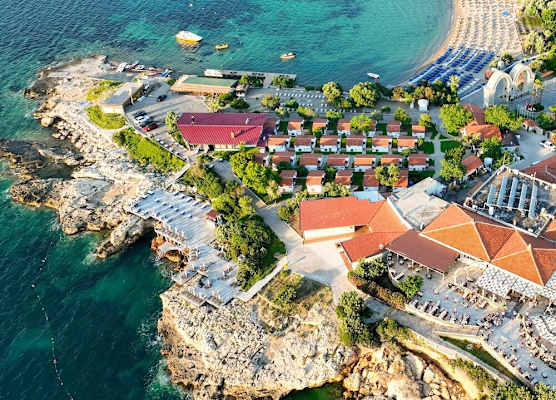 Maya Bistro Hotel & Beach 1