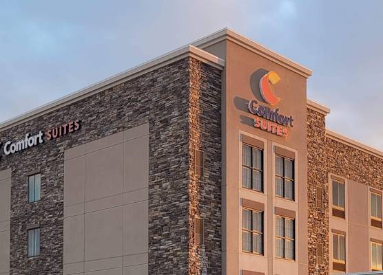Comfort Suites Fargo Medical Center 1