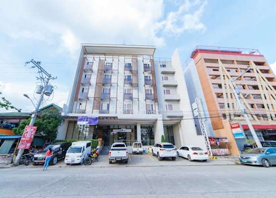 RedDoorz Plus @ Roxas Street Davao 1