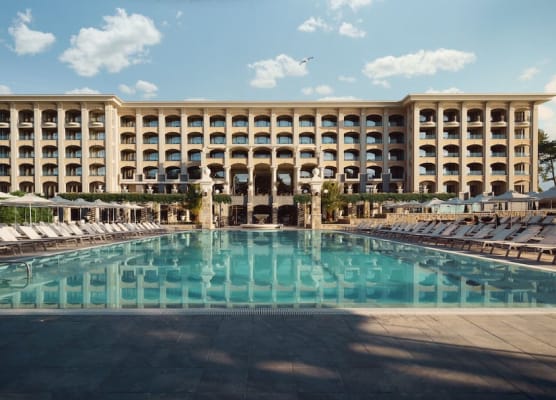 Astor Garden Hotel 1