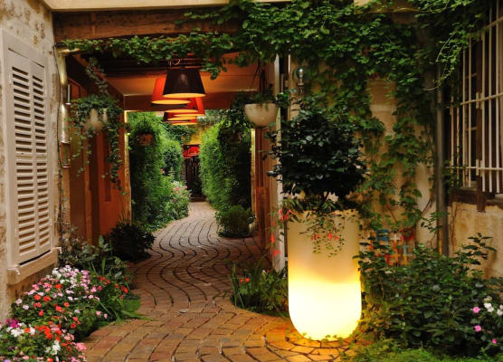 Les Patios du Marais 1 1