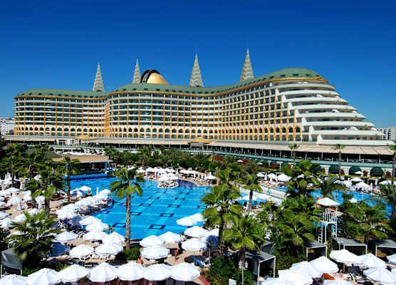 Delphin Imperial Lara 1