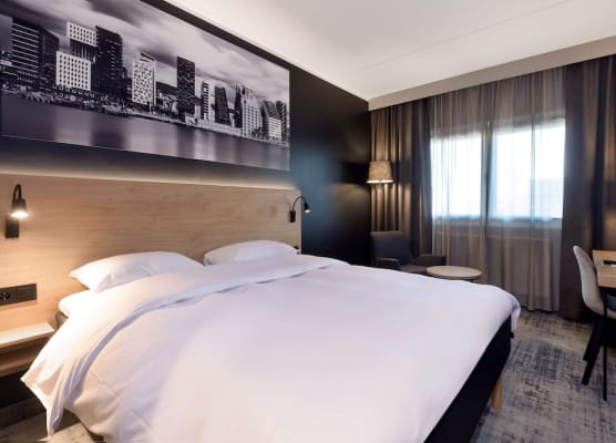 Park Inn by Radisson Oslo Airport Hotel West 1