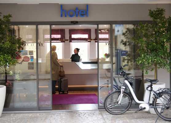 Hotel Vis à vis 1